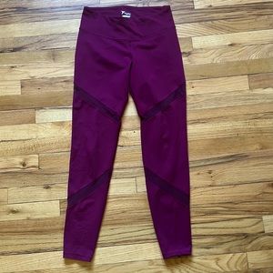 LIKE NEW Magenta Old Navy work out leggings